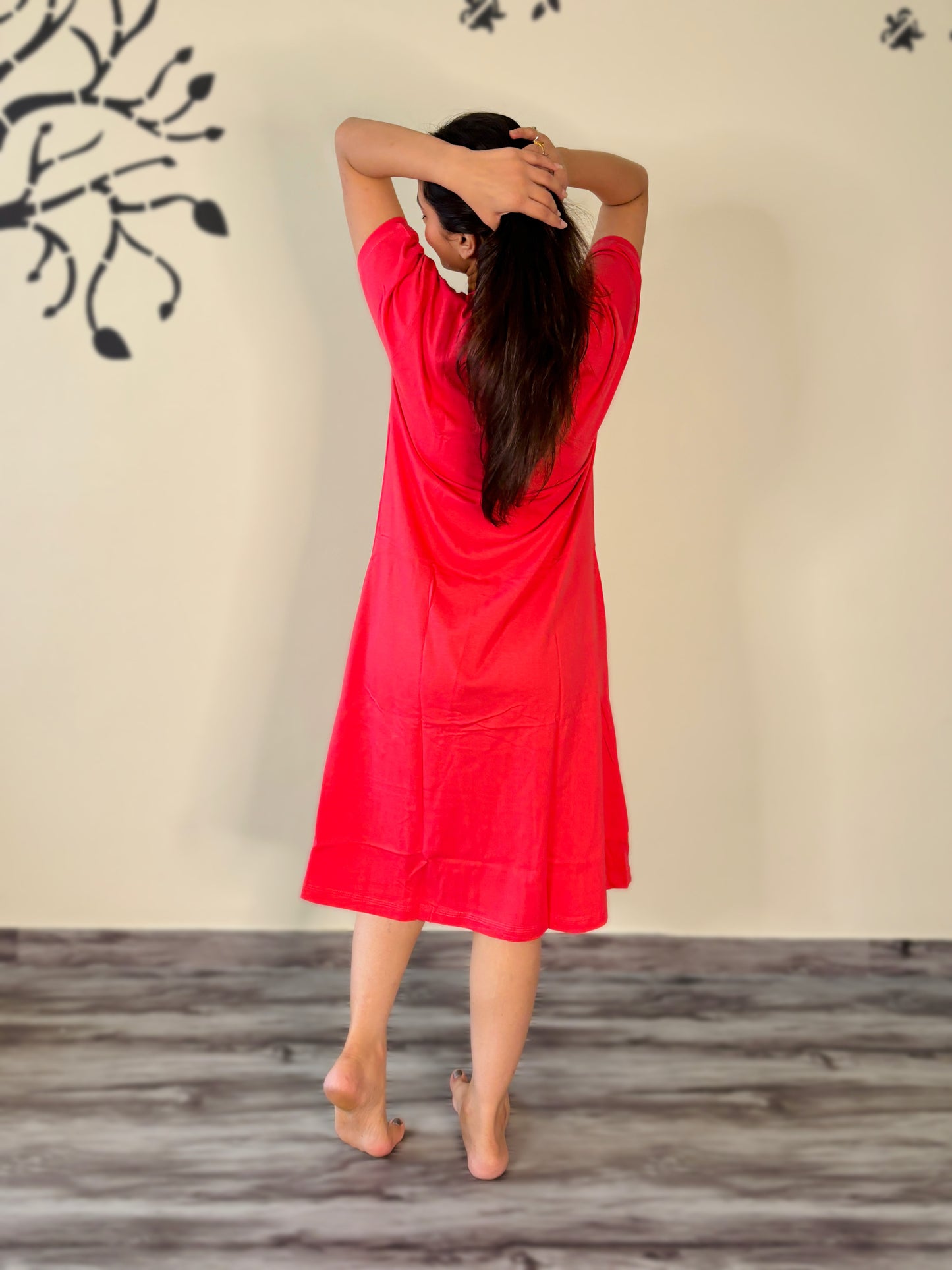 SHE IS STRONG (TOMOTO RED)