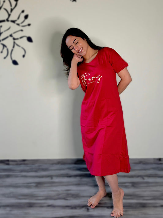 SHE IS STRONG (CHILLY RED)