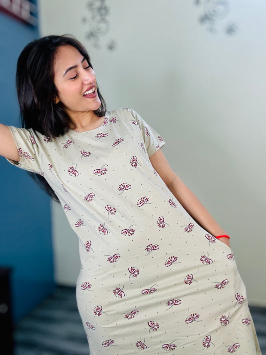 DOT FLOWERS WARM WHITE SHORT NIGHTY