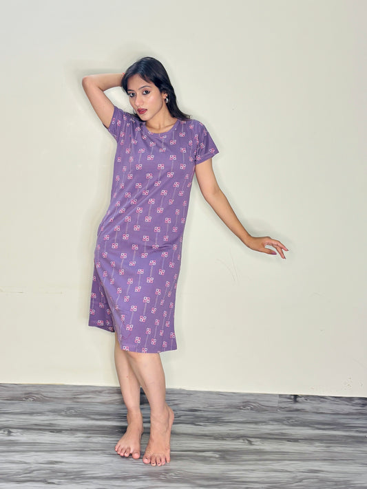 PLUM DREAMS IN PIXELS SHORT NIGHTY