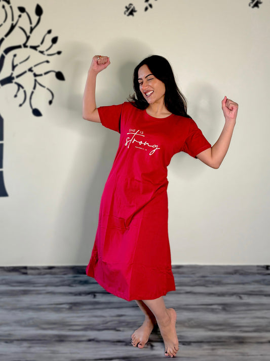 SHE IS STRONG (CHILLY RED)