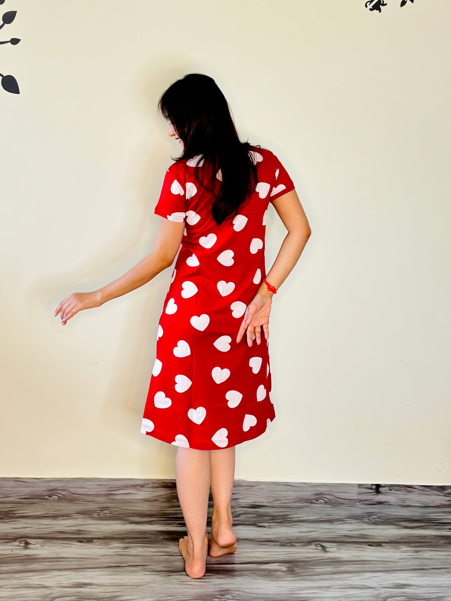 SCARLET RED WHITE HEART SHORT NIGHTY