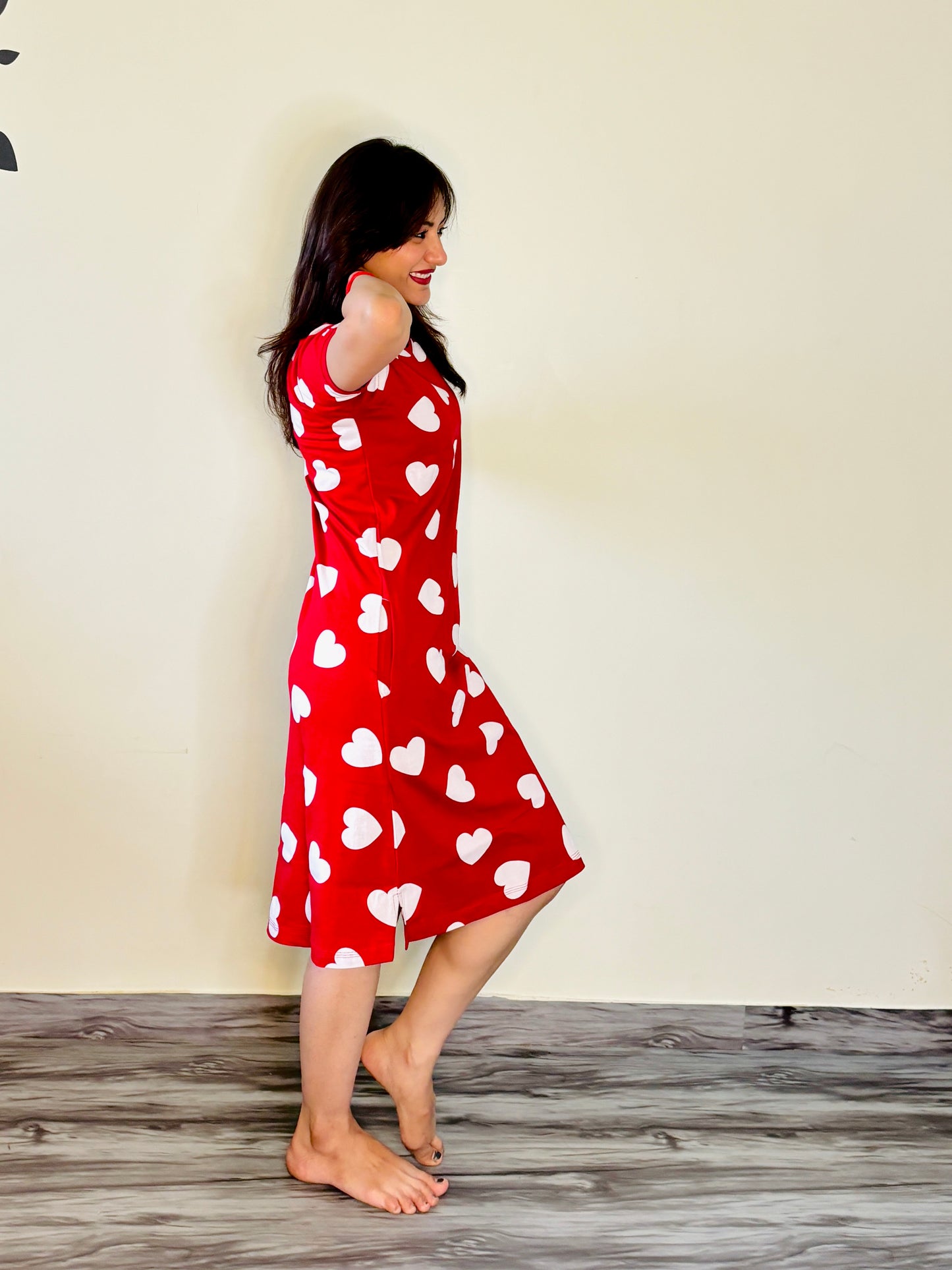 SCARLET RED WHITE HEART SHORT NIGHTY