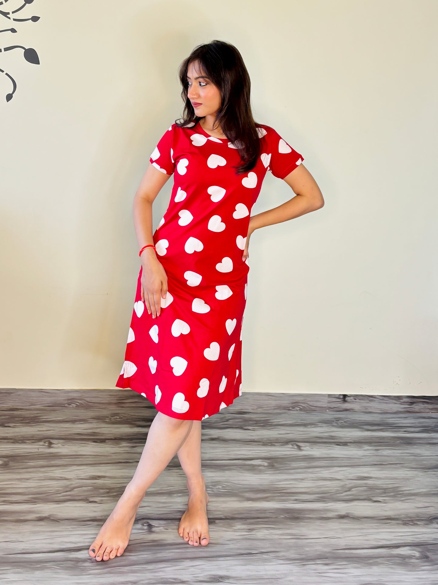 SCARLET RED WHITE HEART SHORT NIGHTY